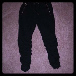 Men’s joggers with scrunched bottoms